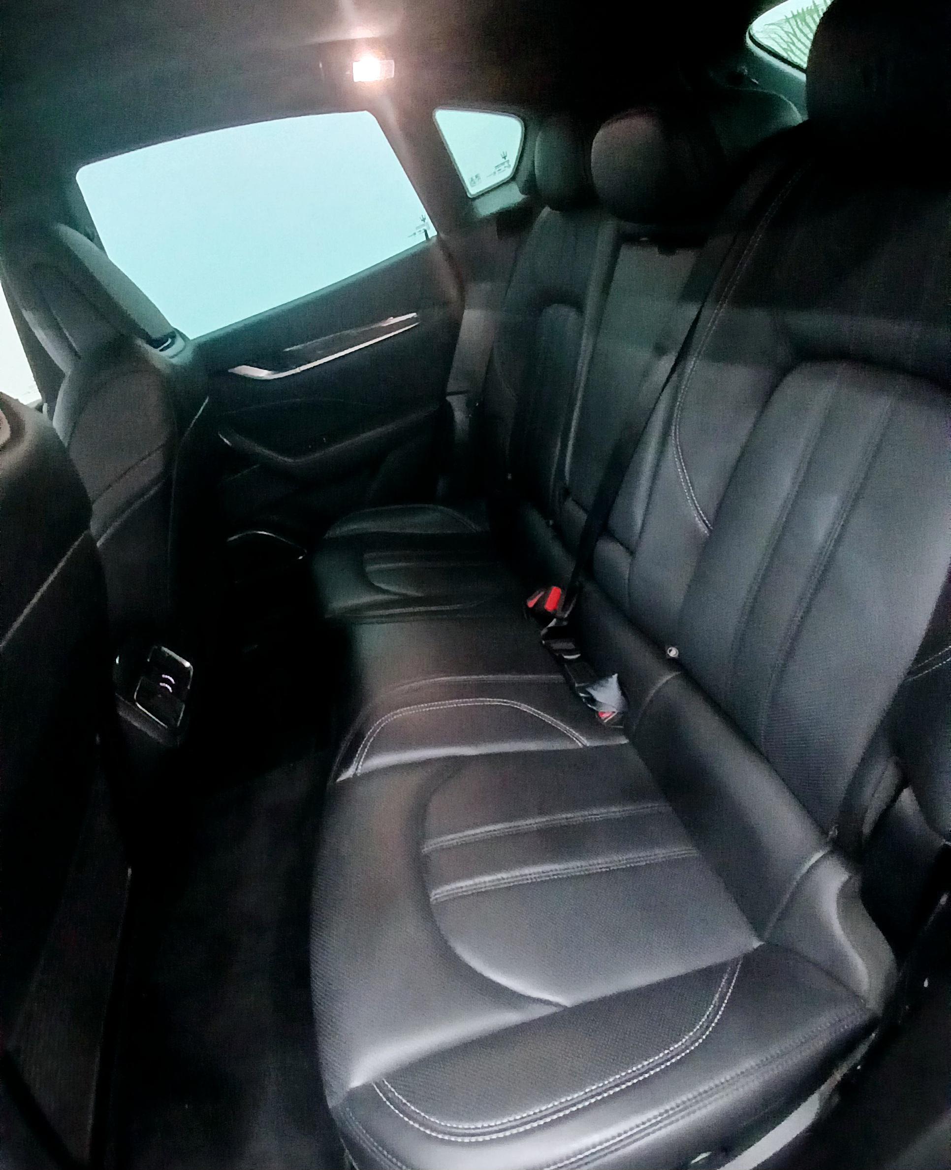 Maserati Levante Gransport SUV de lujo usada con garantía, vehículo seminuevo disponible en Costa Rica